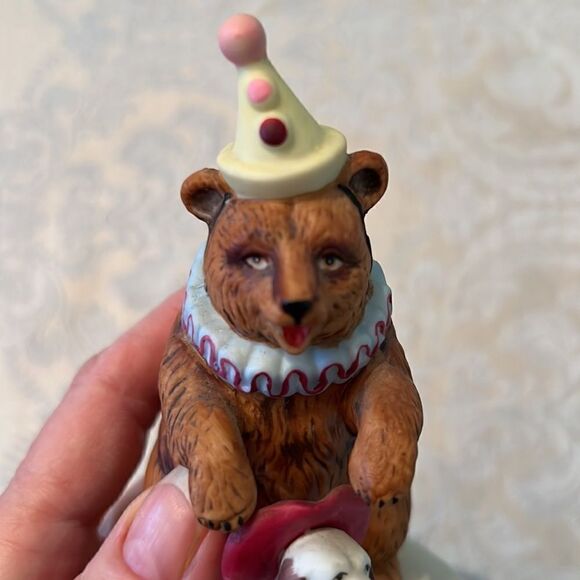 Vintage 1983 Wallace Berrie Circus Royale #9611 Bear with Dog EVC - Picture 5 of 12